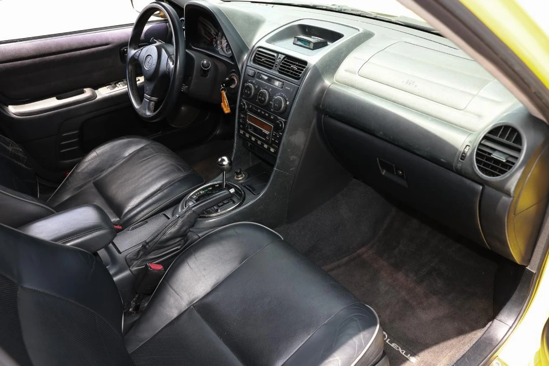 2003 Lexus IS 1st Gen - Image 16 of 31