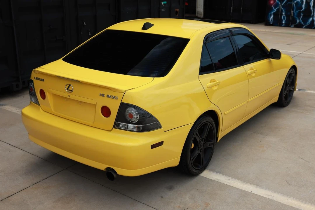 2003 Lexus IS 1st Gen - Image 11 of 31