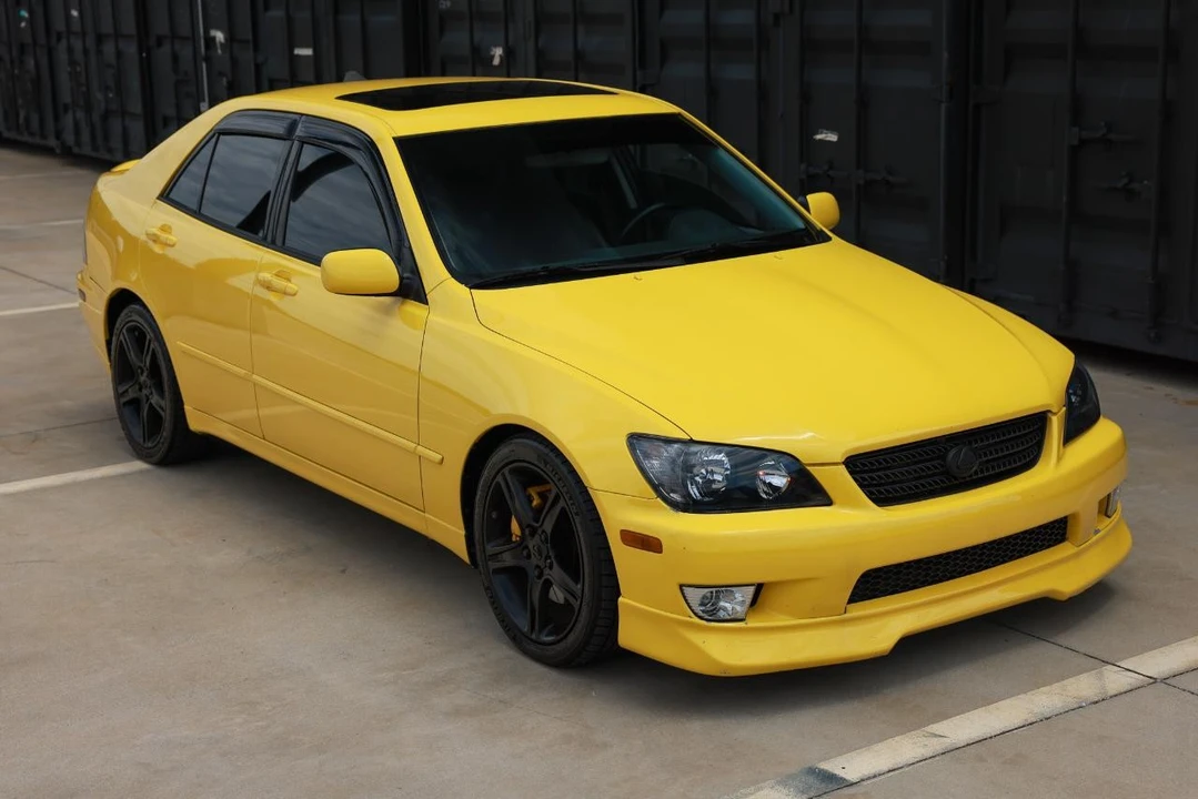 2003 Lexus IS 1st Gen - Image 15 of 31