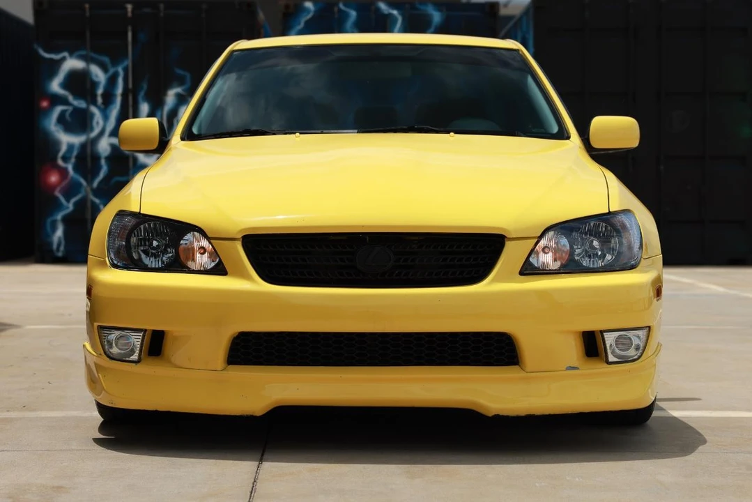 2003 Lexus IS 1st Gen - Image 17 of 31