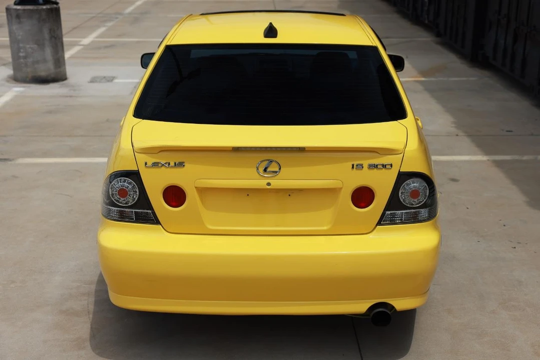 2003 Lexus IS 1st Gen - Image 9 of 31