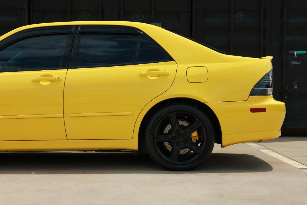 2003 Lexus IS 1st Gen - Image 26 of 31