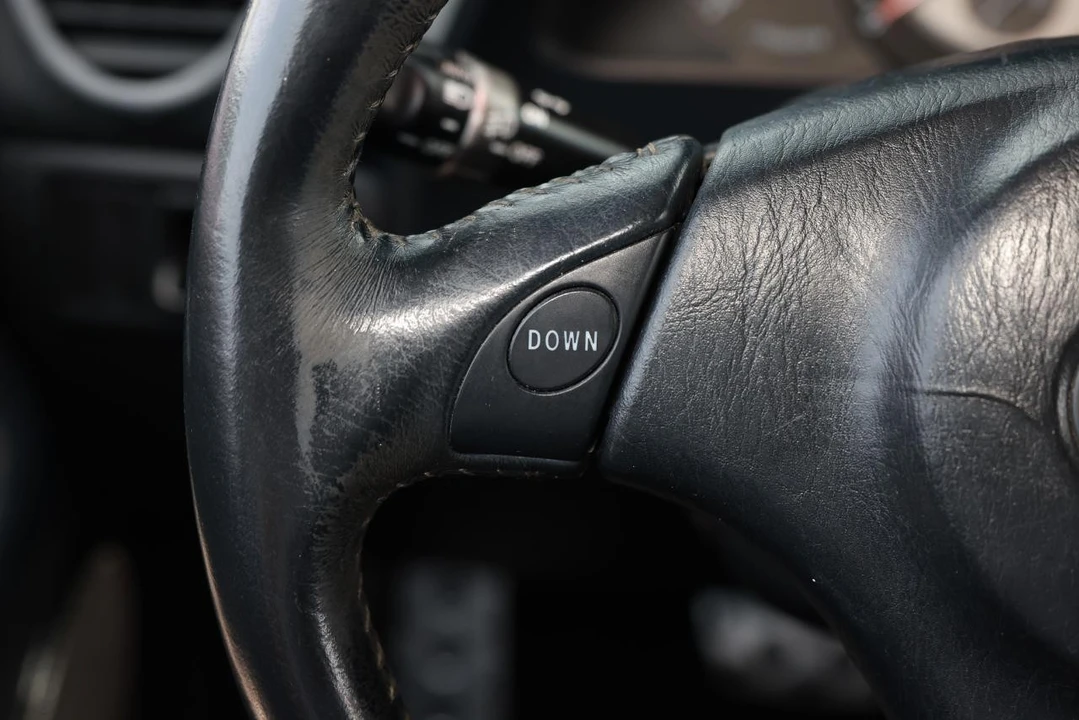 2003 Lexus IS 1st Gen - Image 27 of 31