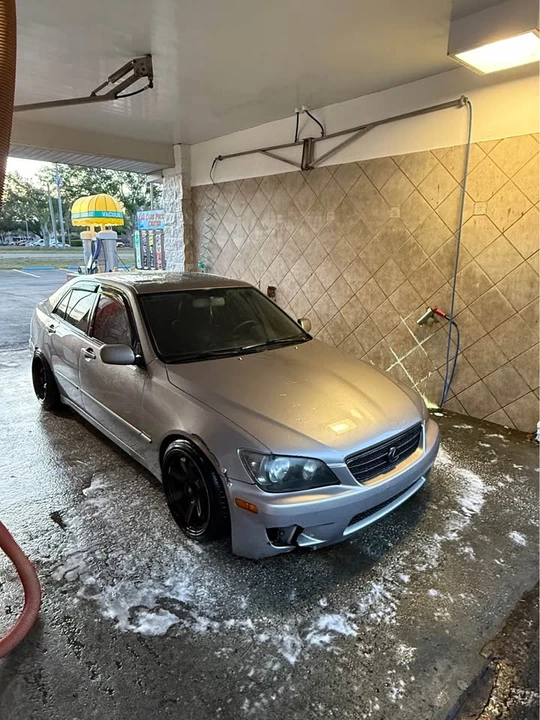 2003 Lexus IS 1st Gen - Image 5 of 10