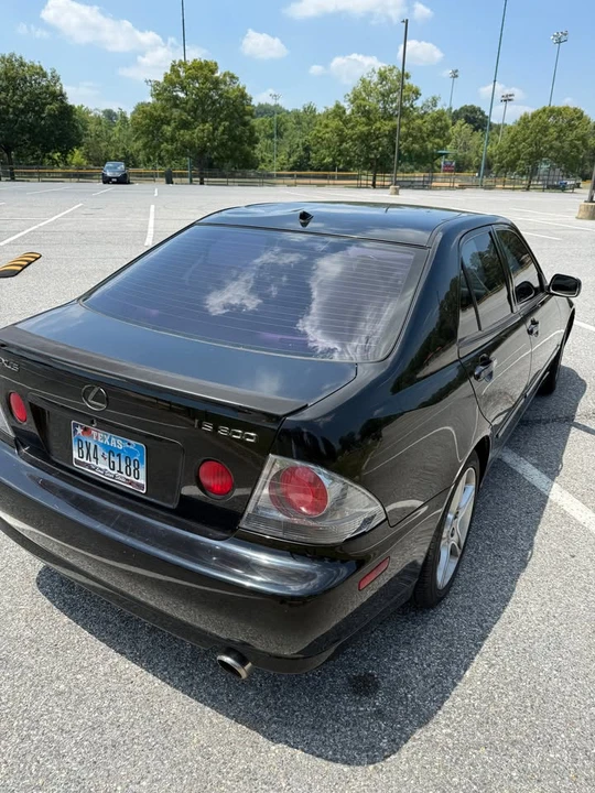 2003 Lexus IS 1st Gen - Image 5 of 11