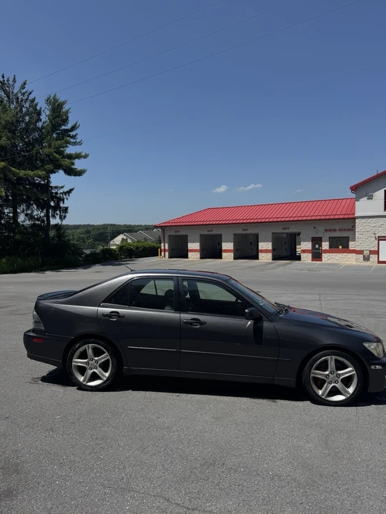 2003 Lexus IS 1st Gen - Image 3 of 11