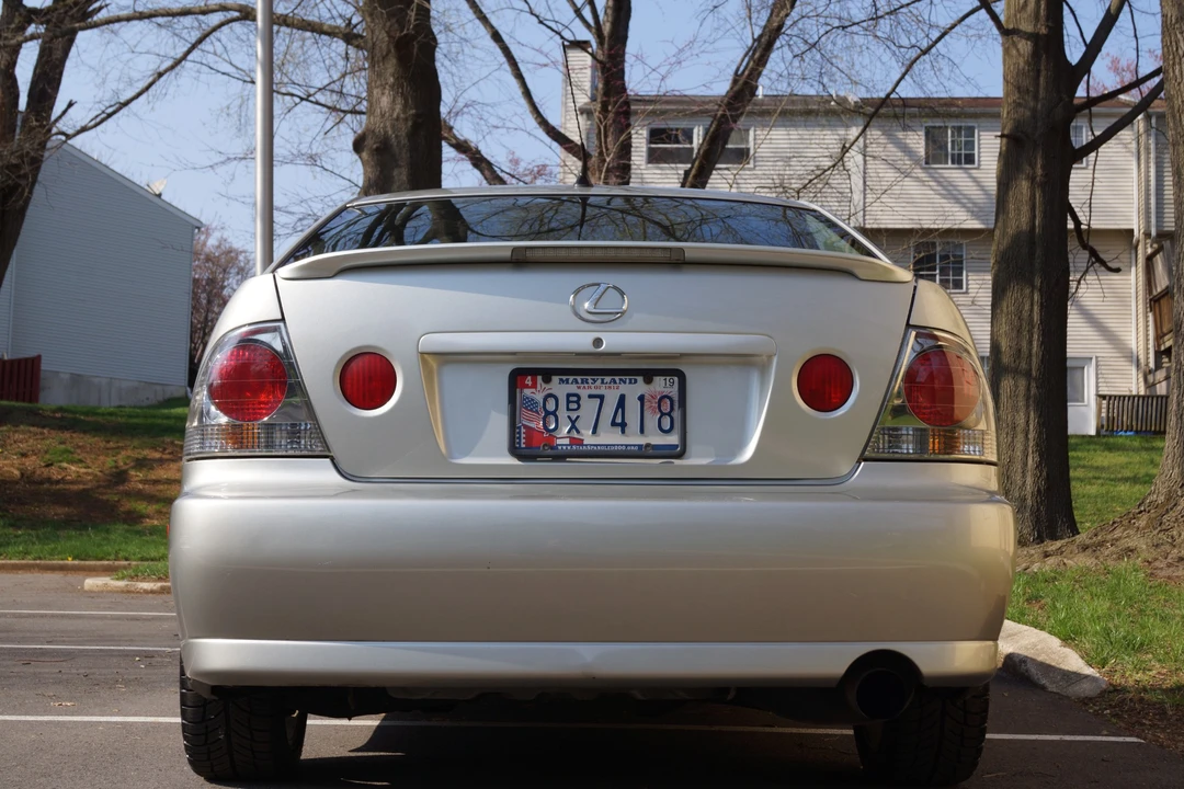 2003 Lexus IS 1st Gen - Image 10 of 31