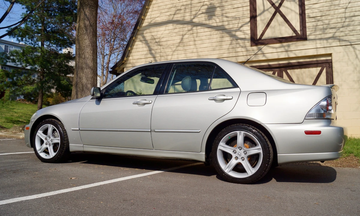 2003 Lexus IS 1st Gen - Image 8 of 31