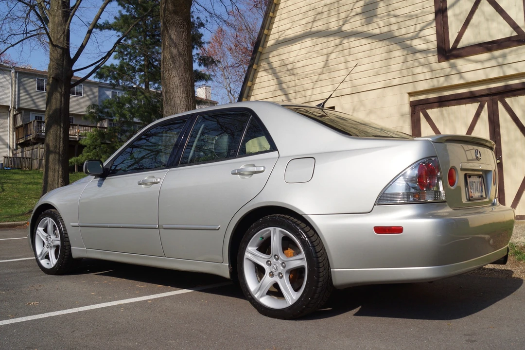 2003 Lexus IS 1st Gen - Image 9 of 31