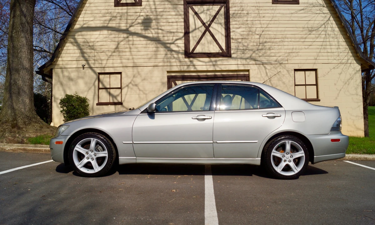 2003 Lexus IS 1st Gen - Image 6 of 31
