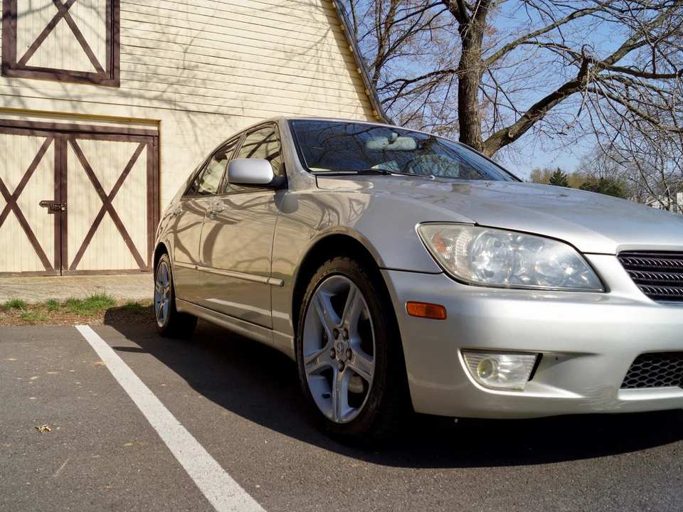 2003 Lexus IS 1st Gen - Image 15 of 31