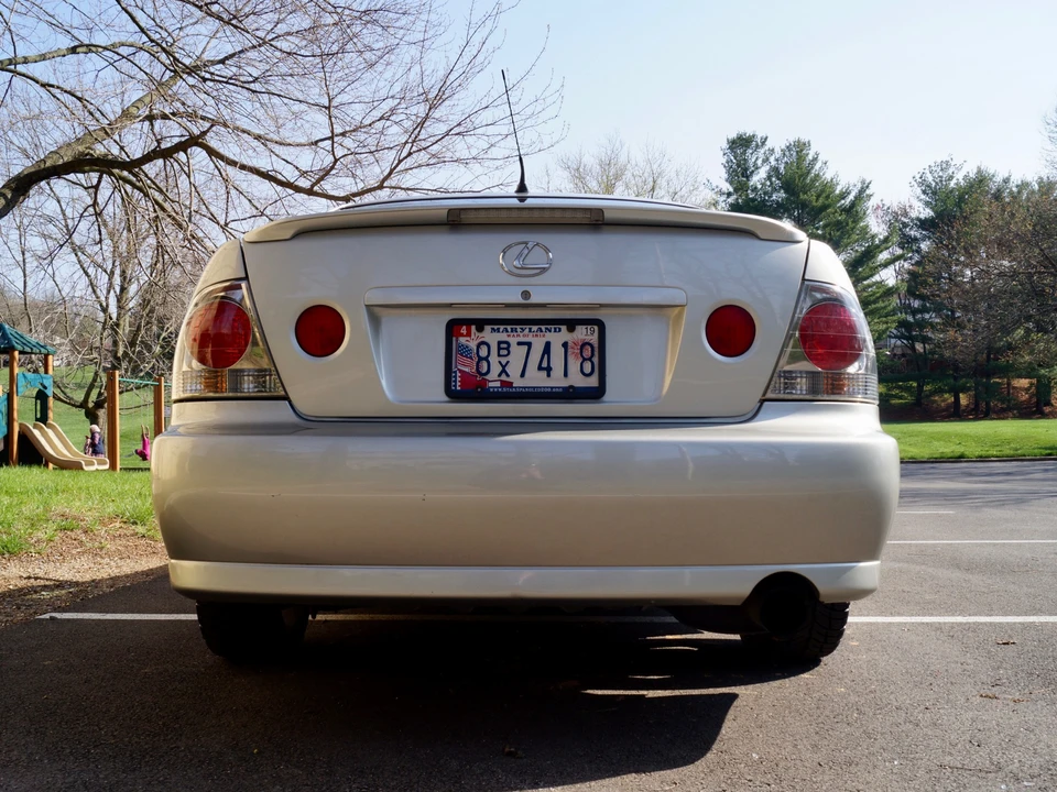 2003 Lexus IS 1st Gen - Image 11 of 31