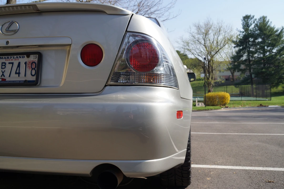 2003 Lexus IS 1st Gen - Image 23 of 31