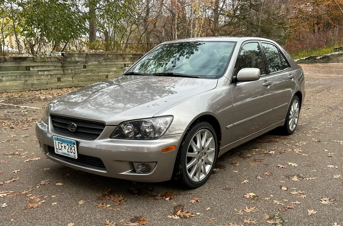 2003 Lexus IS 1st Gen - Image 2 of 6