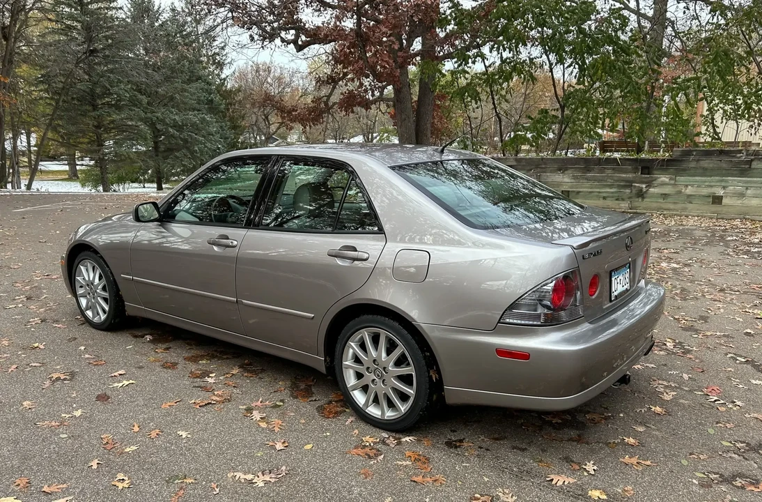 2003 Lexus IS 1st Gen - Image 4 of 6