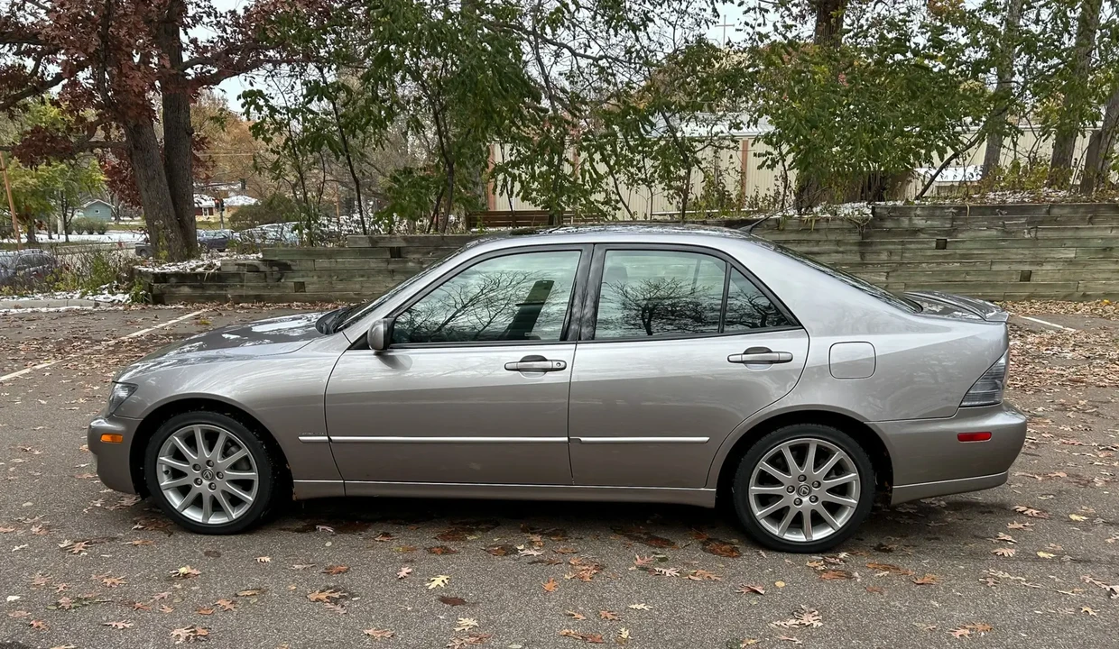 2003 Lexus IS 1st Gen - Image 3 of 6