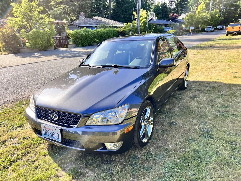 2003 Lexus IS 1st Gen - Image 2 of 31