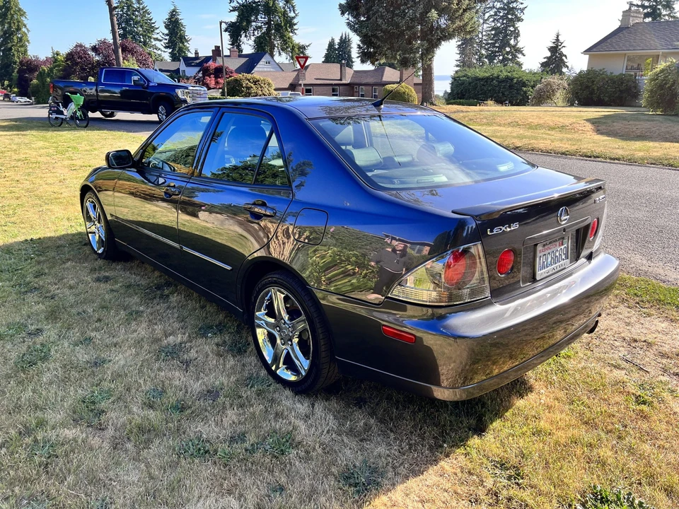 2003 Lexus IS 1st Gen - Image 13 of 31