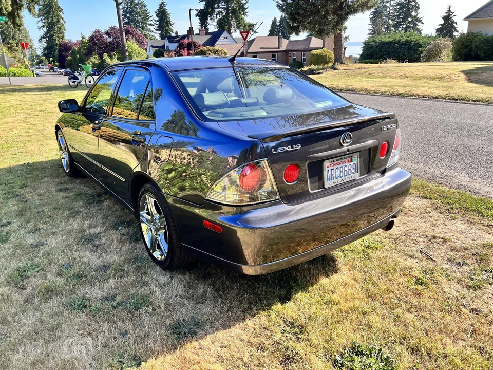 2003 Lexus IS 1st Gen - Image 14 of 31