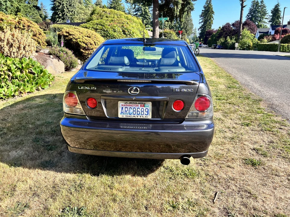 2003 Lexus IS 1st Gen - Image 24 of 31
