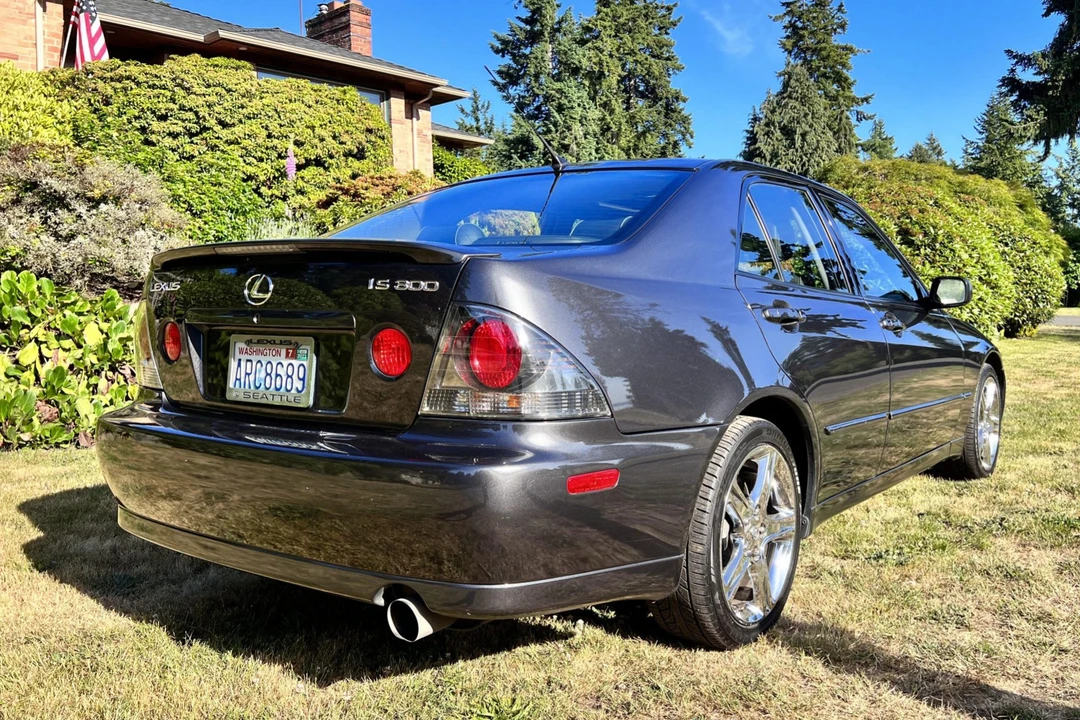 2003 Lexus IS 1st Gen - Image 29 of 31