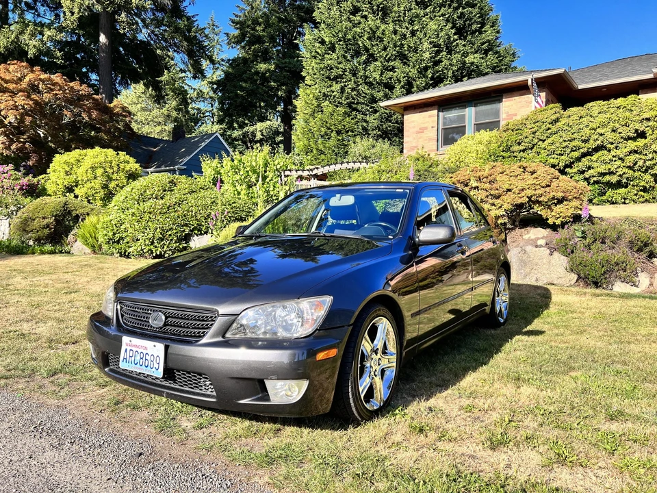 2003 Lexus IS 1st Gen - Image 3 of 31