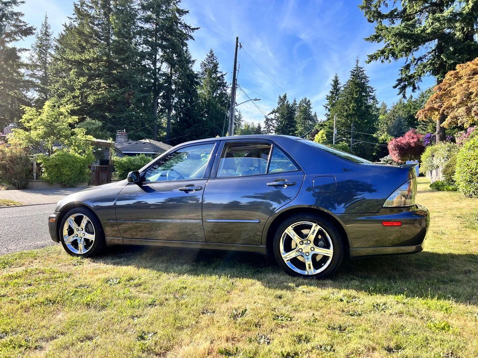 2003 Lexus IS 1st Gen - Image 12 of 31