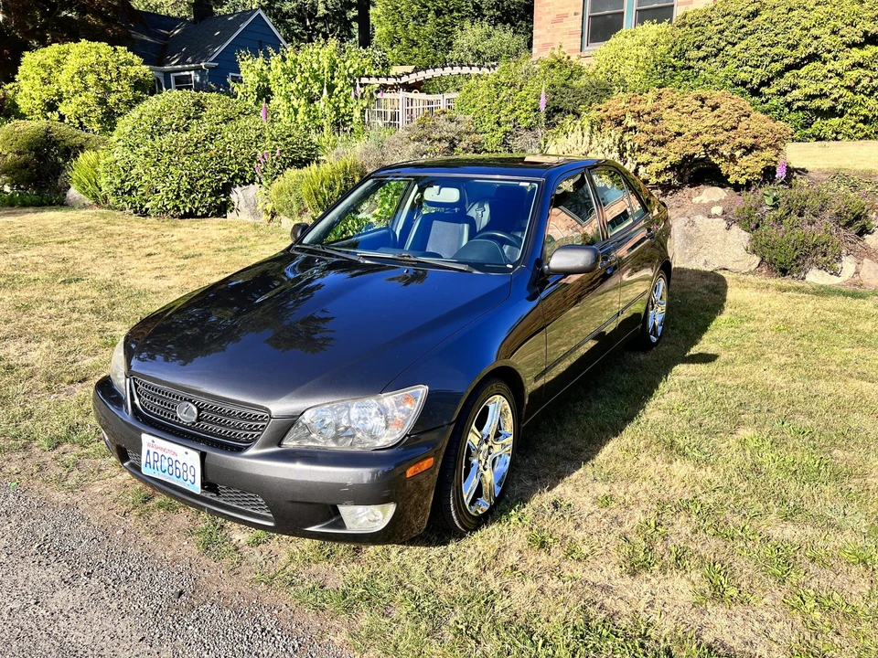 2003 Lexus IS 1st Gen - Image 4 of 31