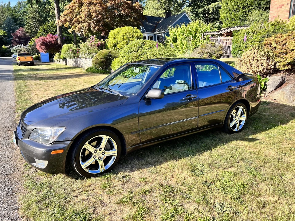 2003 Lexus IS 1st Gen - Image 5 of 31