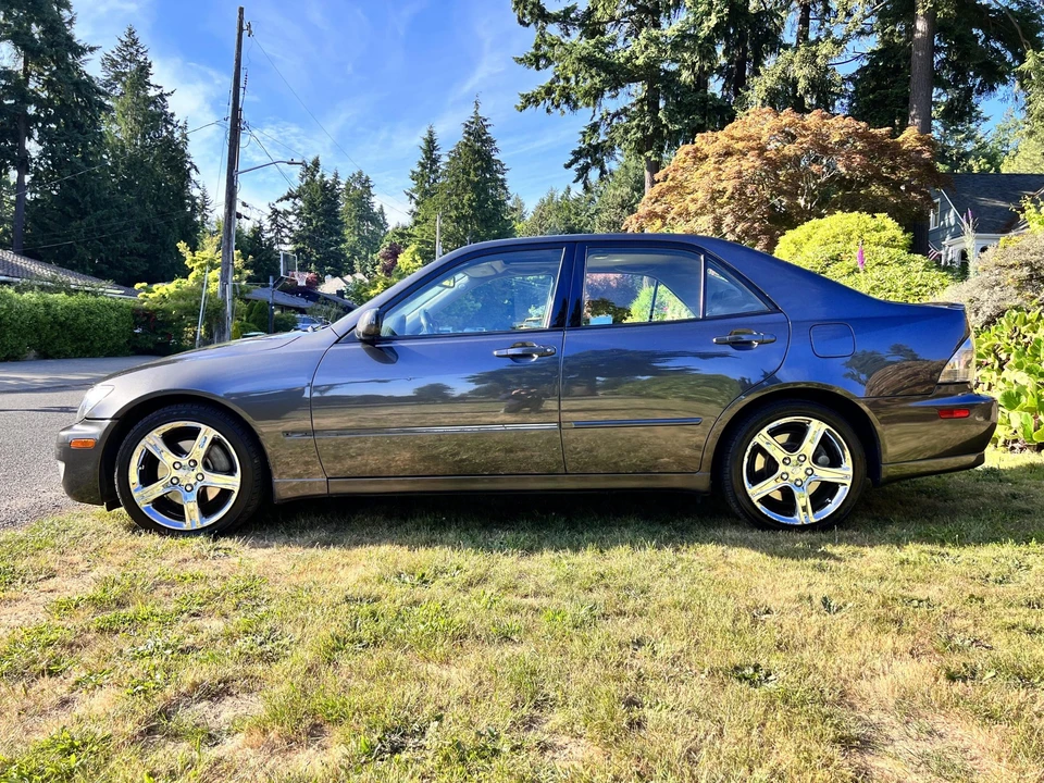 2003 Lexus IS 1st Gen - Image 10 of 31