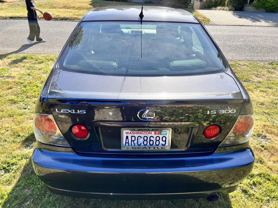 2003 Lexus IS 1st Gen - Image 21 of 31
