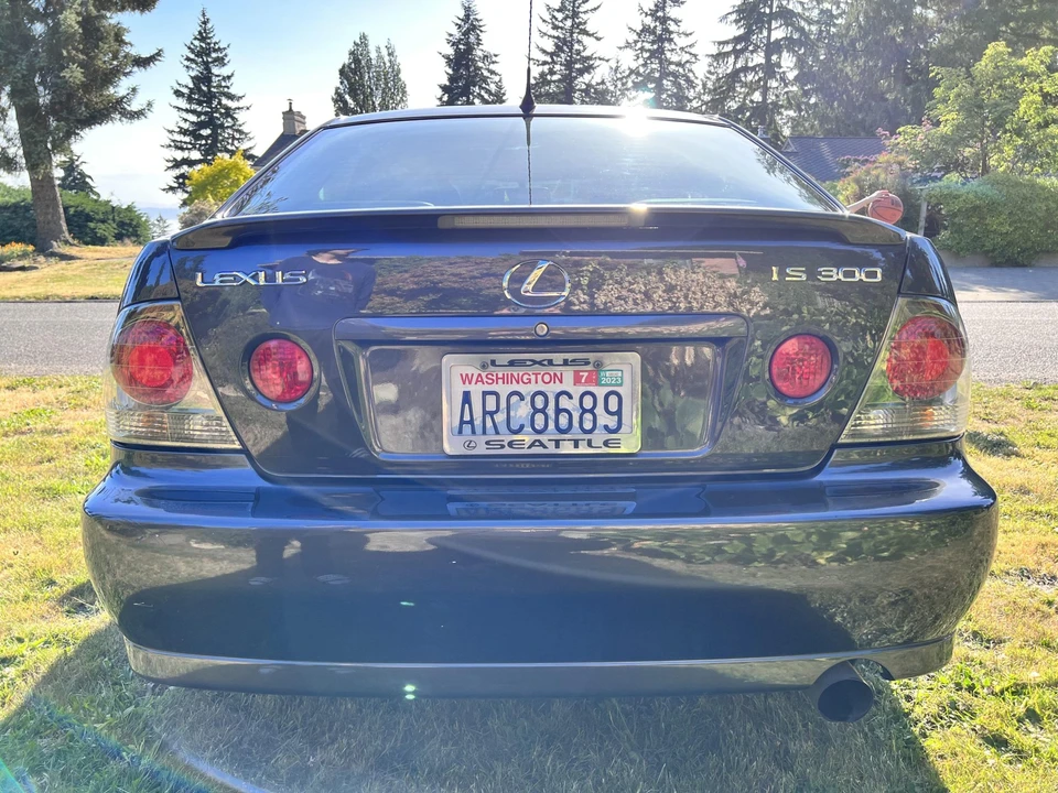 2003 Lexus IS 1st Gen - Image 22 of 31