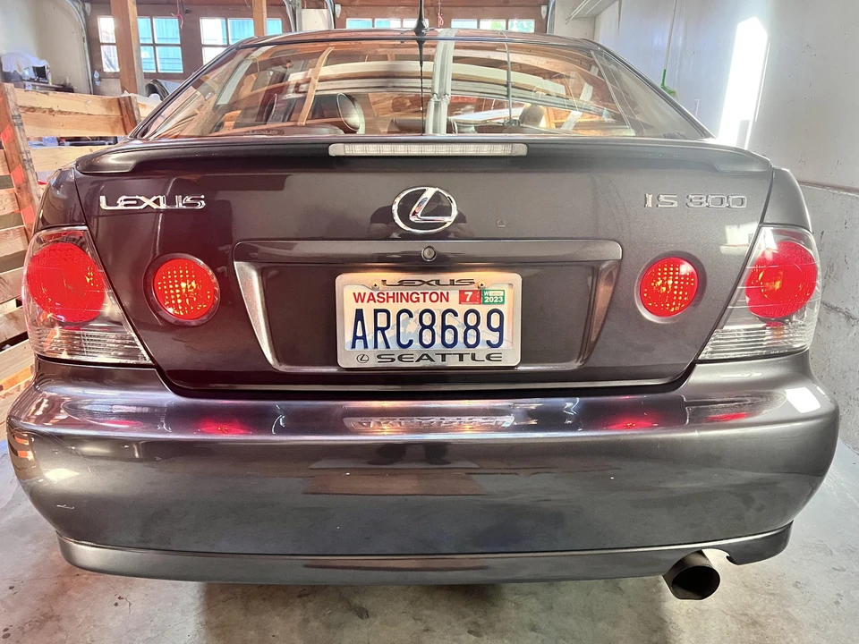 2003 Lexus IS 1st Gen - Image 23 of 31