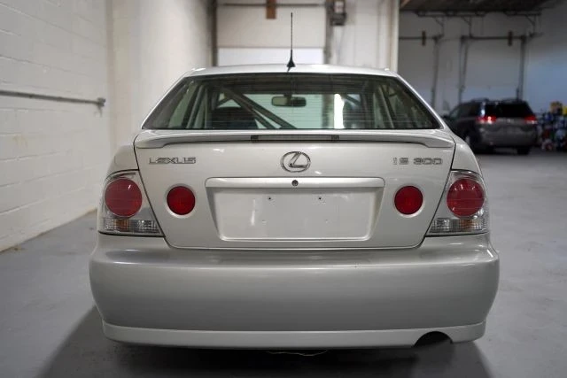 2003 Lexus IS 1st Gen - Image 8 of 21