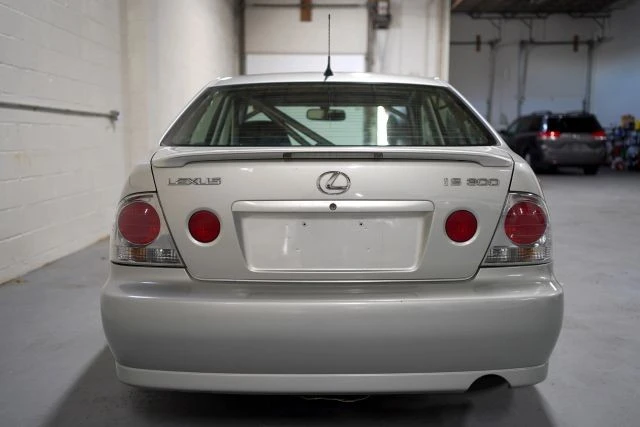 2003 Lexus IS 1st Gen - Image 8 of 21