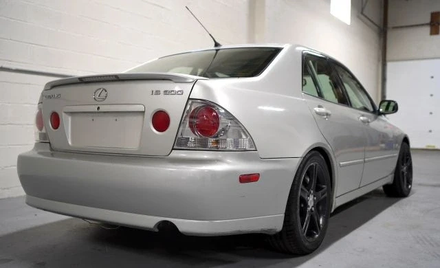 2003 Lexus IS 1st Gen - Image 5 of 21