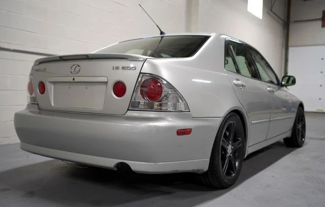 2003 Lexus IS 1st Gen - Image 4 of 21