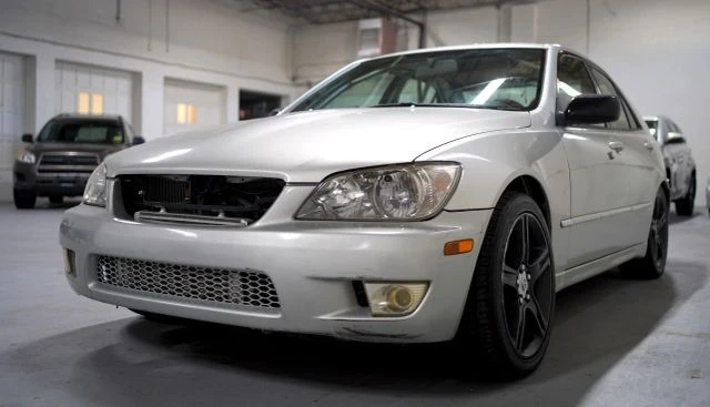 2003 Lexus IS 1st Gen - Image 11 of 21