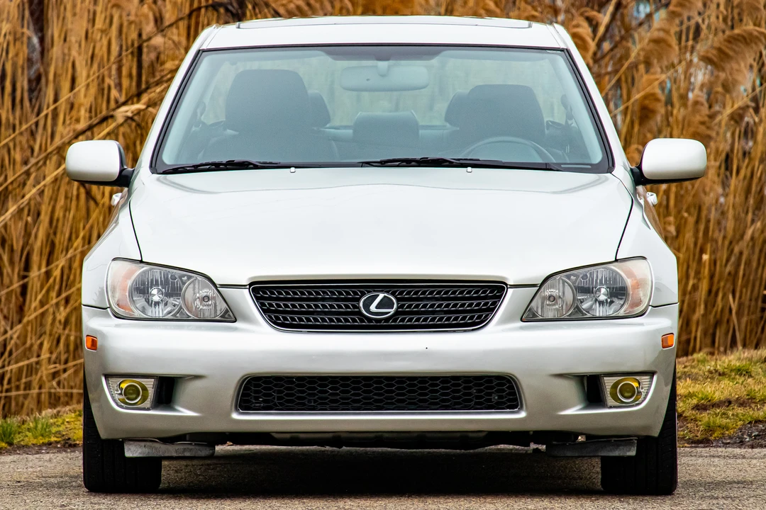 2003 Lexus IS 1st Gen - Image 5 of 31