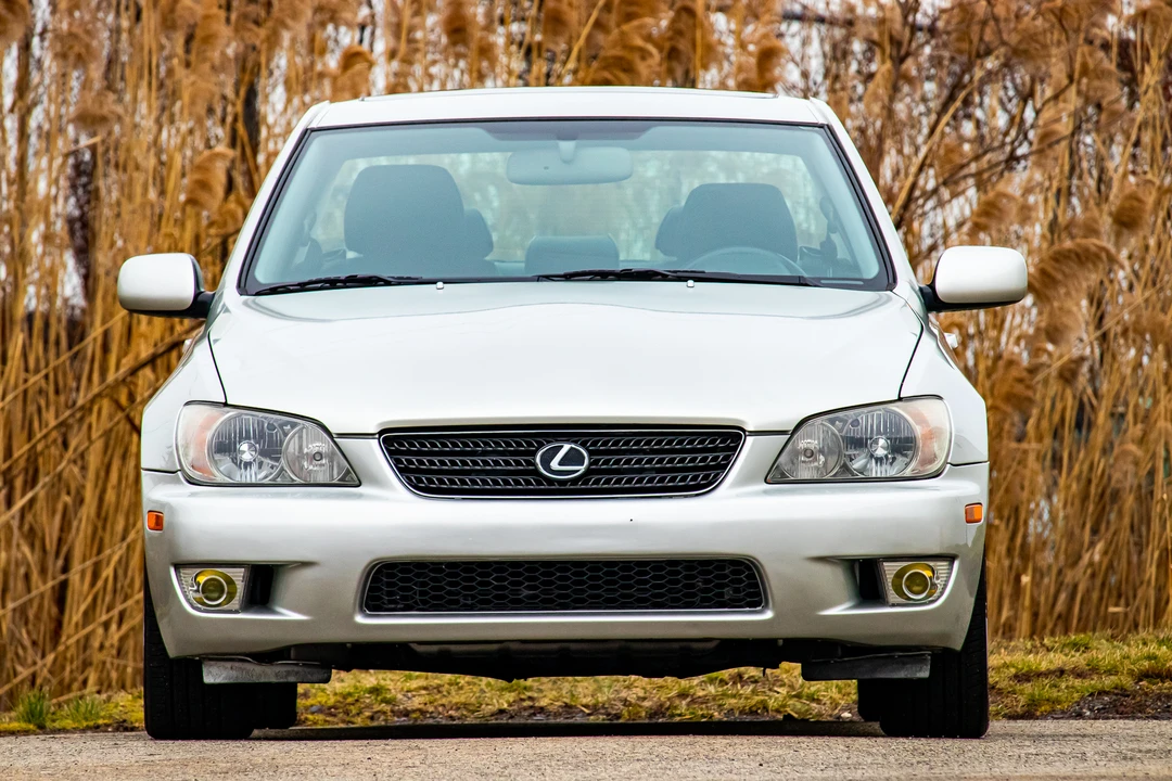 2003 Lexus IS 1st Gen - Image 4 of 31
