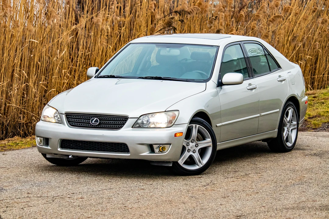 2003 Lexus IS 1st Gen - Image 2 of 31