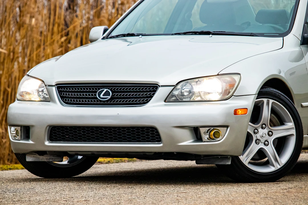 2003 Lexus IS 1st Gen - Image 25 of 31