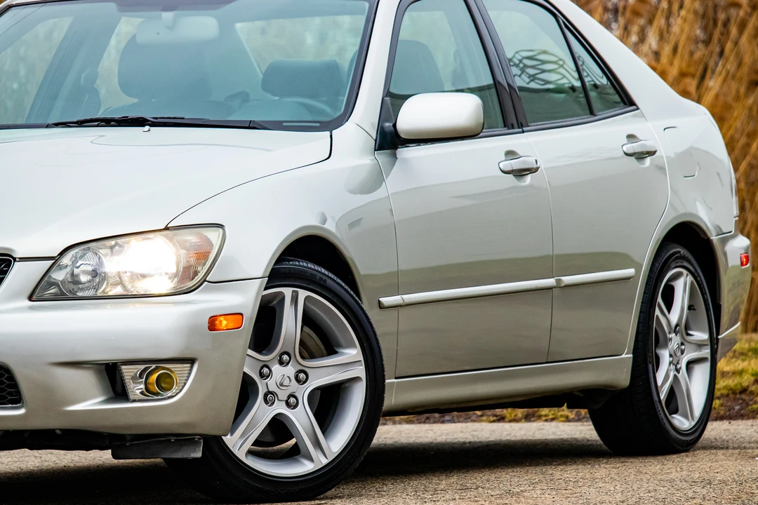 2003 Lexus IS 1st Gen - Image 23 of 31