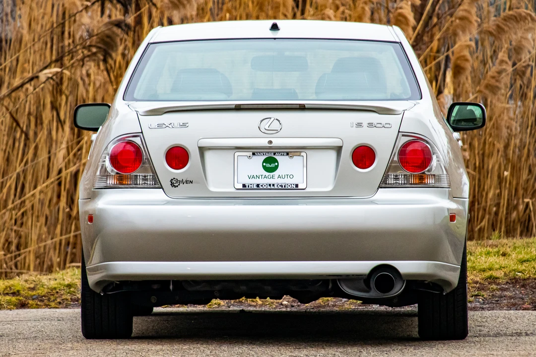 2003 Lexus IS 1st Gen - Image 12 of 31