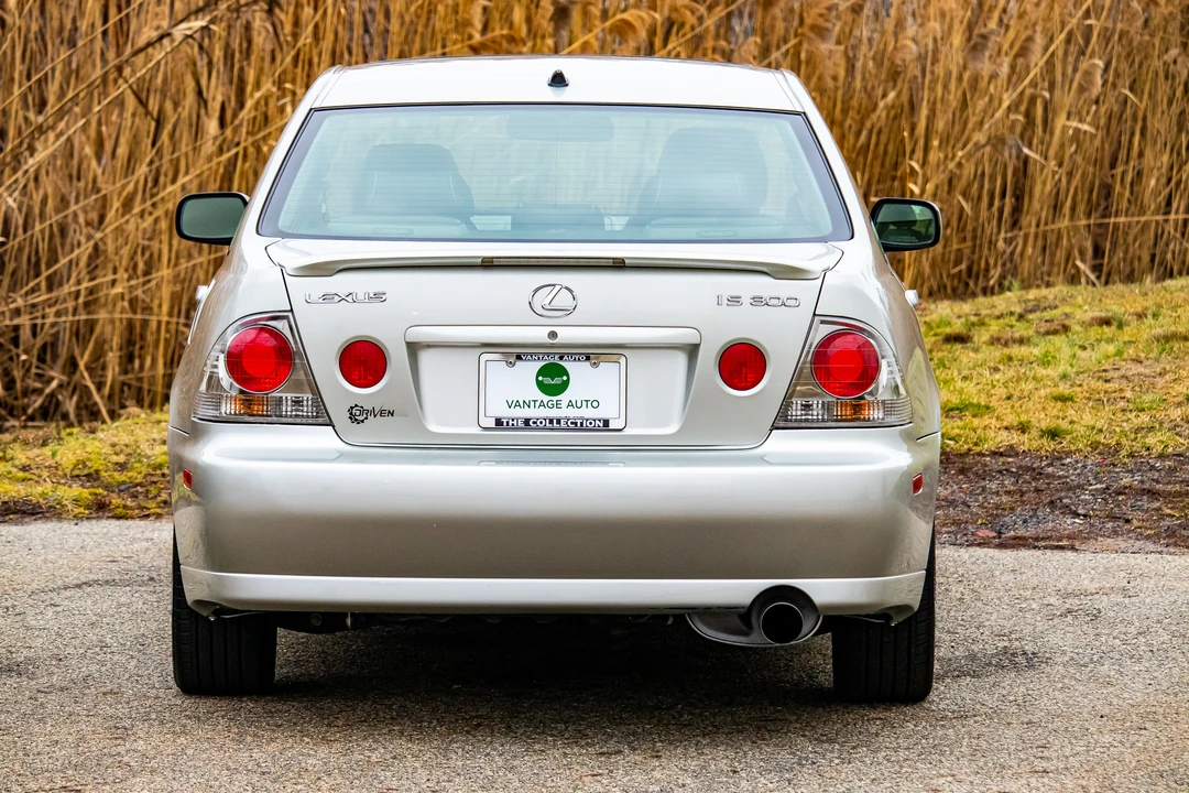2003 Lexus IS 1st Gen - Image 13 of 31