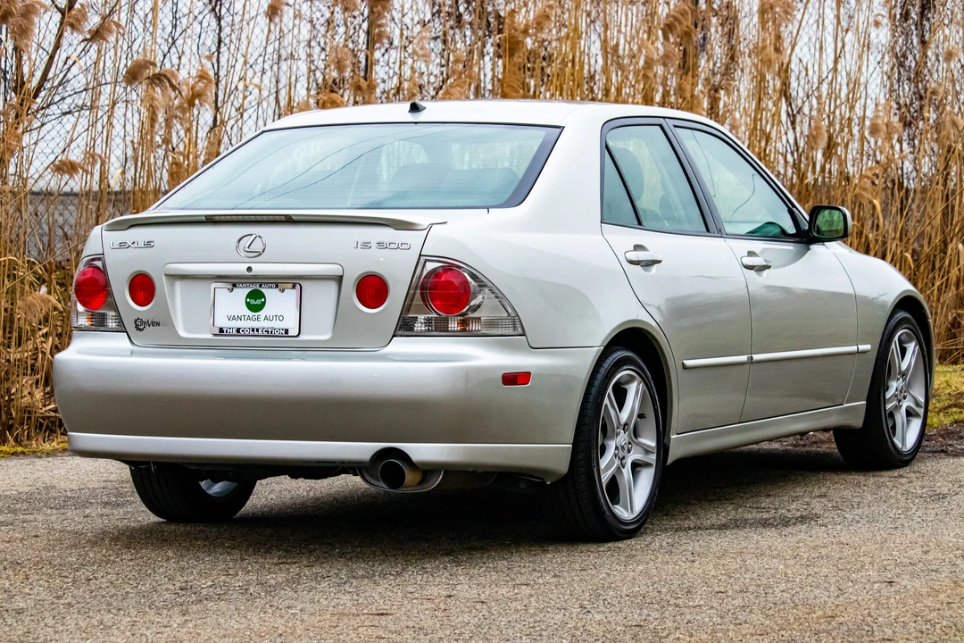 2003 Lexus IS 1st Gen - Image 10 of 31
