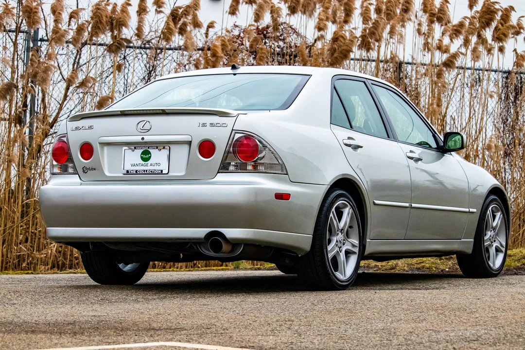 2003 Lexus IS 1st Gen - Image 11 of 31