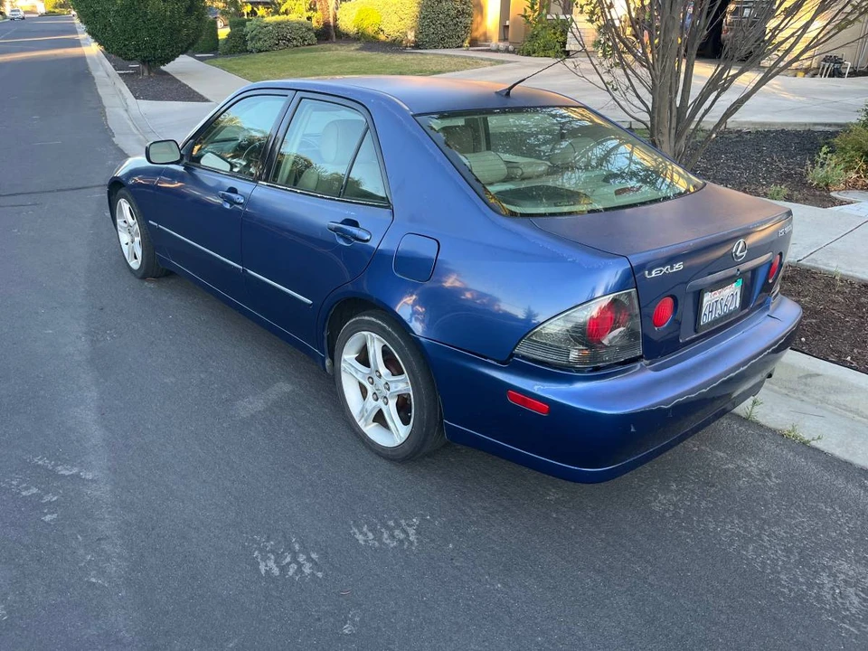 2003 Lexus IS 1st Gen - Image 2 of 6