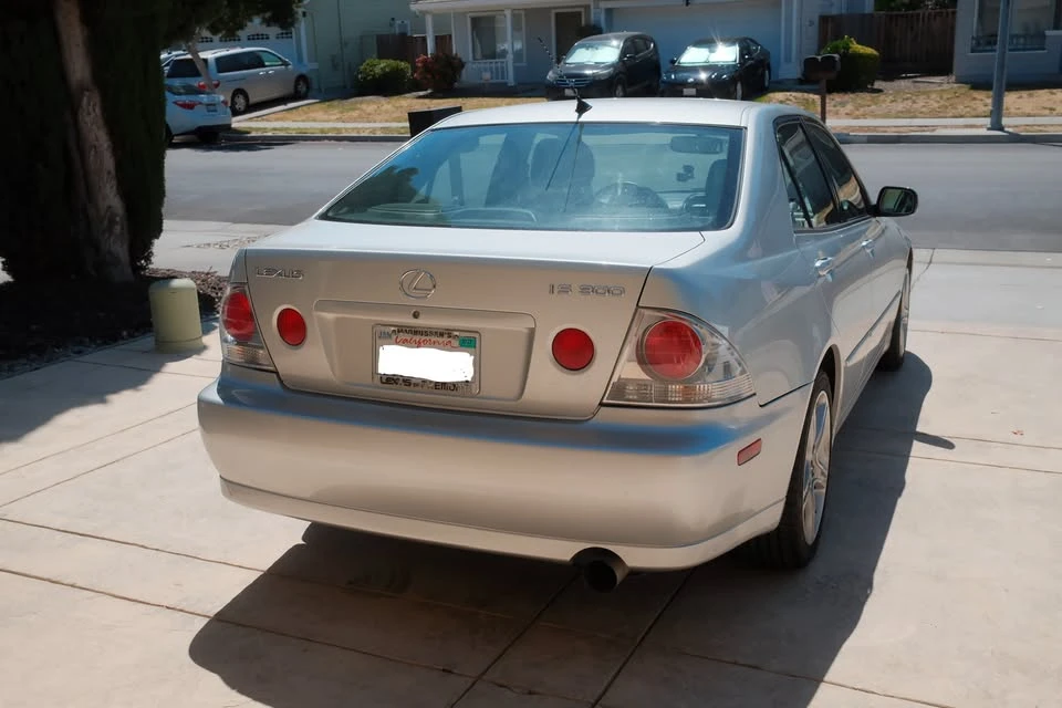 2003 Lexus IS 1st Gen - Image 5 of 13