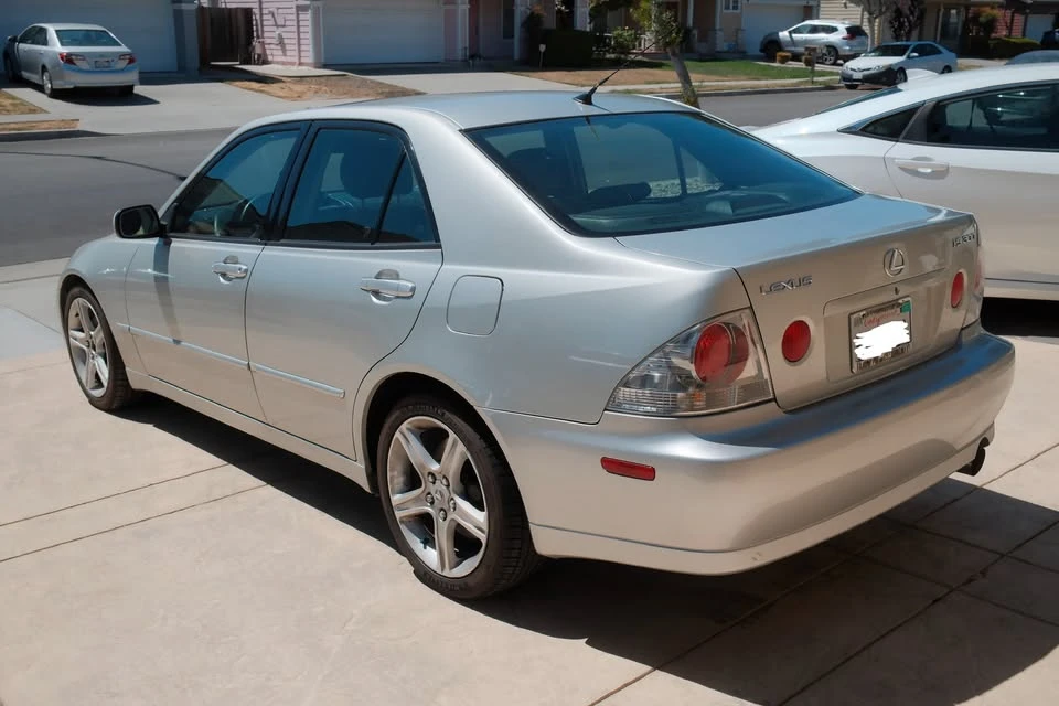 2003 Lexus IS 1st Gen - Image 6 of 13
